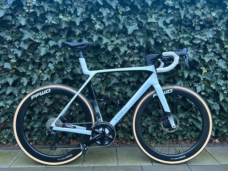 Trek Madone SL6 Gen 8 - Carbon - Ryot 55 Wielen, Fietsen en Brommers, Fietsen | Racefietsen, Zo goed als nieuw, Overige merken