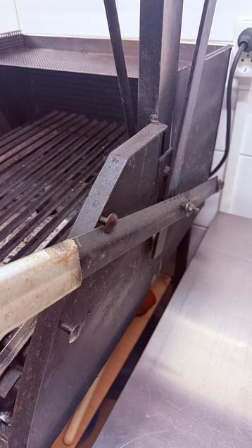 Barbecue Grill - Gebruikt beschikbaar voor biedingen