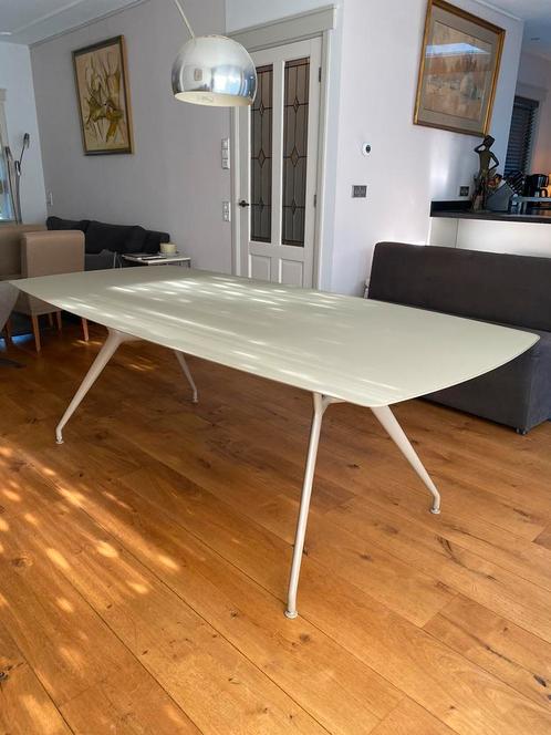 Rimadesio Manta eettafel 220 cm, Huis en Inrichting, Tafels | Eettafels, Zo goed als nieuw, 100 tot 150 cm, 200 cm of meer, Vijf personen of meer