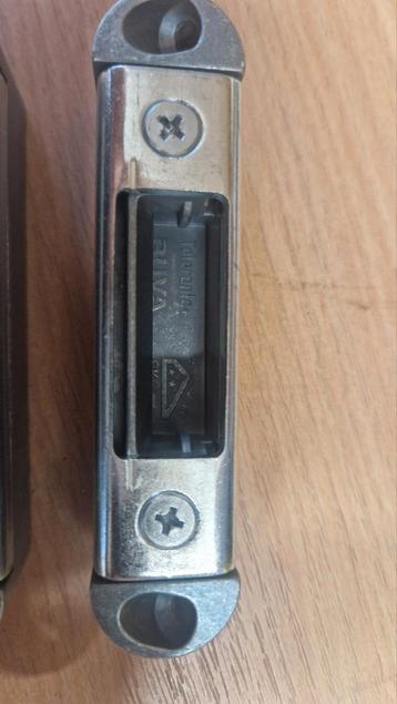 BUVA Sluitkommen Tolerante  beschikbaar voor biedingen