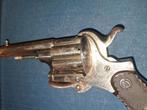 Antiek revolver voor 1870, Verzenden