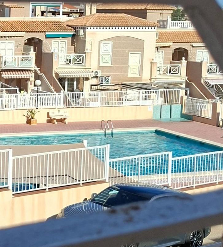 Torrevieja : Zomer en winterverhuur 2 slpk + solarium, Vakantie, Vakantiehuizen | Spanje, Costa Blanca, Appartement, Aan zee, 2 slaapkamers