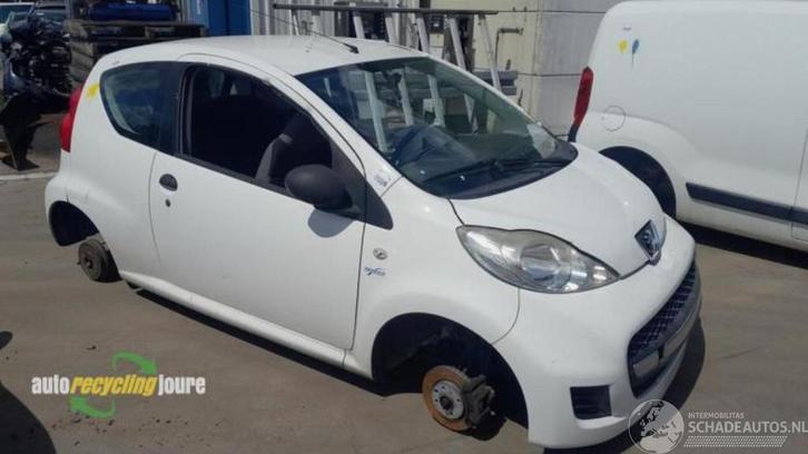Peugeot 107 onderdelen (kleur: KWD) donorauto, Auto-onderdelen, Overige Auto-onderdelen