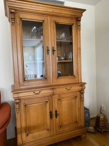 Wandkast massief eikenhout beschikbaar voor biedingen
