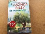 Lucinda Riley - De olijfboom, Lucinda Riley, Ophalen of Verzenden, Zo goed als nieuw, Nederland
