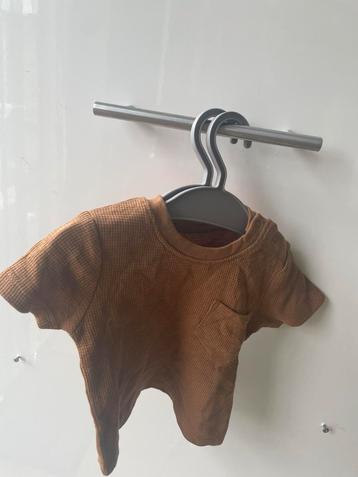Babyshirt Primark beschikbaar voor biedingen