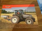 Twee valtra A SERIE FOLDERS, Verzenden, Zo goed als nieuw, Folder