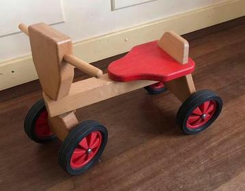 Stevige mooie houten loopfiets beschikbaar voor biedingen