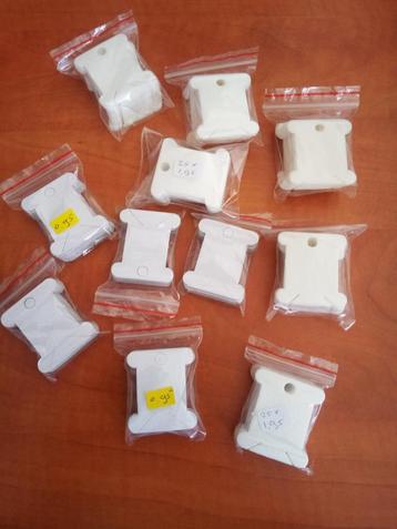 2 soorten bobbins voor borduurgaren/borduurzijde/splijtgaren beschikbaar voor biedingen