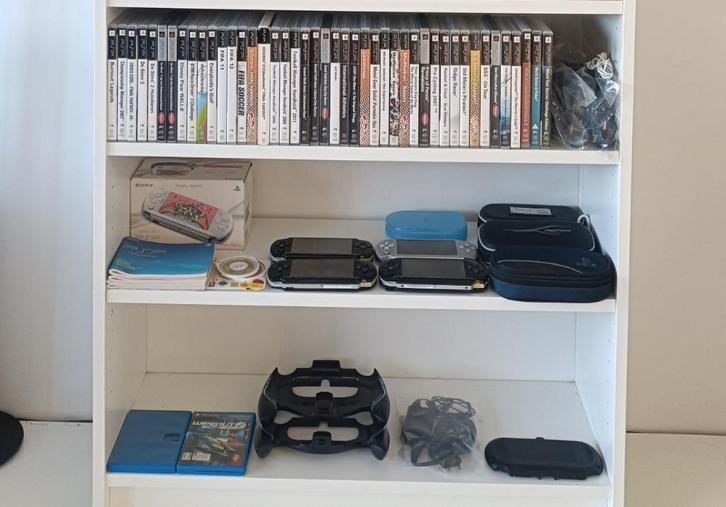 PSP collectie 47 games, consoles, accessoires etc., Spelcomputers en Games, Spelcomputers | Sony PSP, Gebruikt, PSP, Overige kleuren