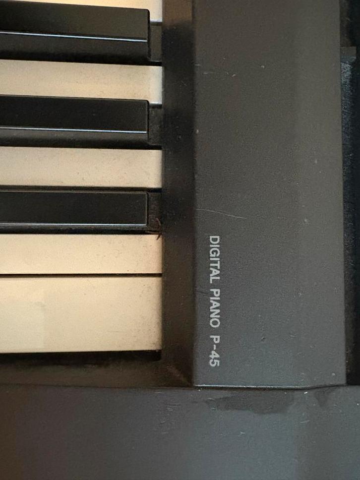 Yamaha P-45 Digitale Piano + Kruk, Muziek en Instrumenten, Piano's, Zo goed als nieuw, Piano, Zwart, Digitaal, Ophalen