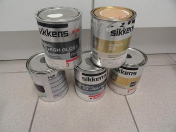 SIKKENS ALKYD LAK DIVERSE BLIKKEN beschikbaar voor biedingen