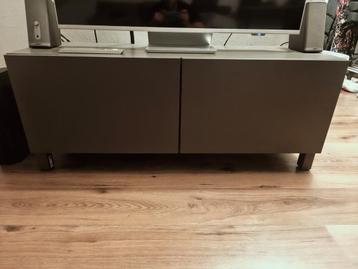 Mooie TV Tafel / Dressoir beschikbaar voor biedingen