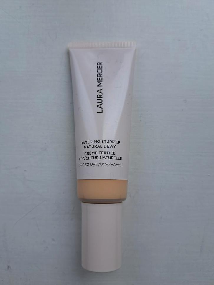Laura Mercier Tinted Moisturizer - Natural Dewy 1w, Sieraden, Tassen en Uiterlijk, Uiterlijk | Cosmetica en Make-up, Zo goed als nieuw