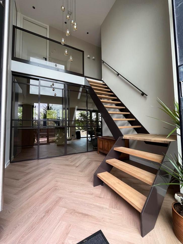 Stalen Trap Op Maat - Nieuwbouw, Renovatie & Zakelijk, Doe-het-zelf en Verbouw, Ladders en Trappen, Nieuw, Trap, 2 tot 4 meter