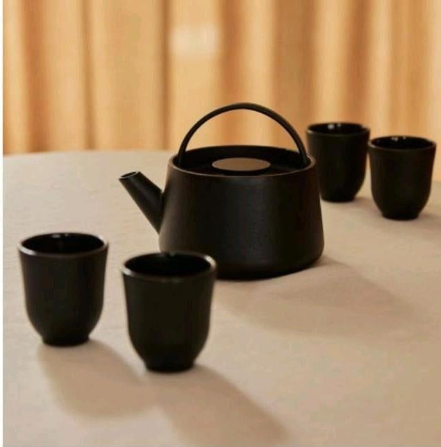 Nieuw! Serax Sergio Herman Inku theeset. Theepot gietijzer., Ophalen of Verzenden, Nieuw, Rvs