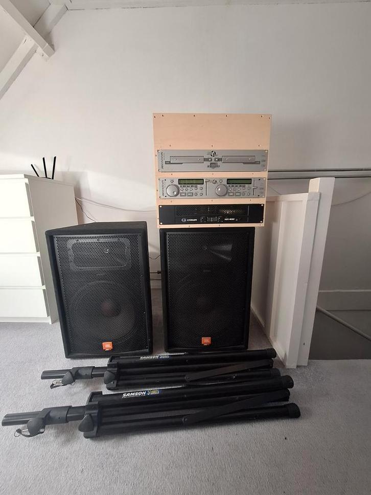 Complete PA set met JBL speakers en Samson statieven, Muziek en Instrumenten, Versterkers | Keyboard, Monitor en PA, Gebruikt
