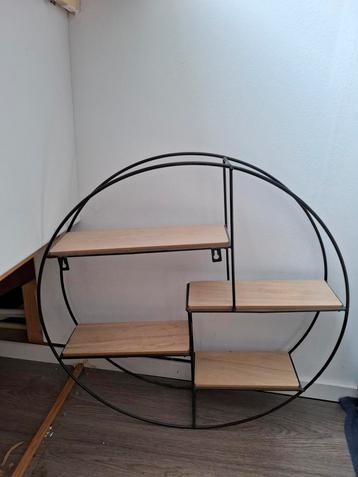 Wand rekje / decoratie rekje in goede staat  beschikbaar voor biedingen
