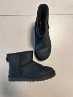 Zwarte Uggs - Maat 42, Ophalen of Verzenden, Zo goed als nieuw, Zwart, Lage of Enkellaarzen