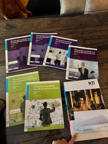 Boekenpakket bedrijfsadministratie niveau 4 beschikbaar voor biedingen