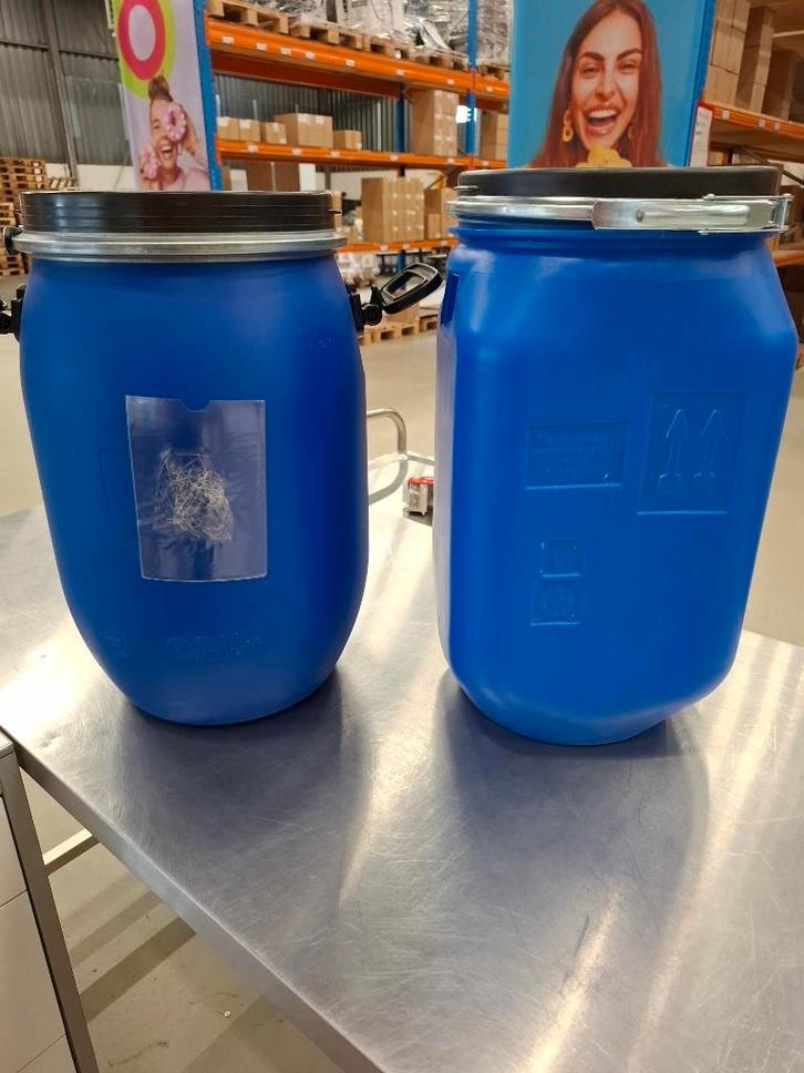 Plastic tonnen, geschikt voor regenton, Tuin en Terras, Regentonnen, Gebruikt, Kunststof, Minder dan 75 liter, Ophalen