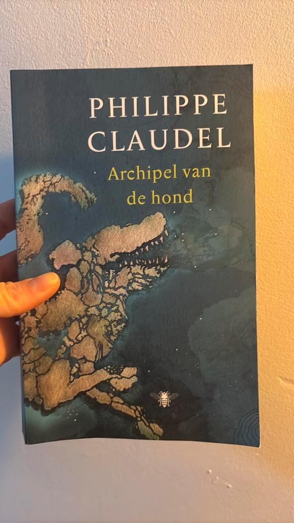 Archipel van de hond, Phillippe Claudel, Boeken, Literatuur, Zo goed als nieuw, Ophalen of Verzenden
