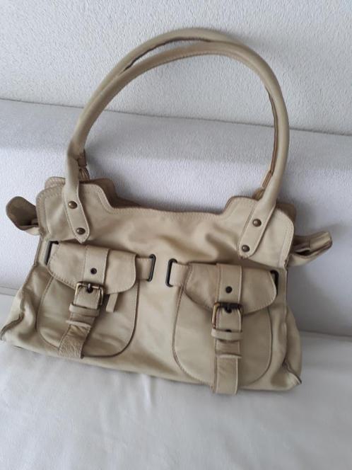 Handtas By Bios, leer., Sieraden, Tassen en Uiterlijk, Tassen | Damestassen, Zo goed als nieuw, Handtas, Beige, Ophalen of Verzenden