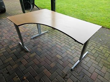 Aspa hoekbureau elek. in hoogte verstelbaar (links)