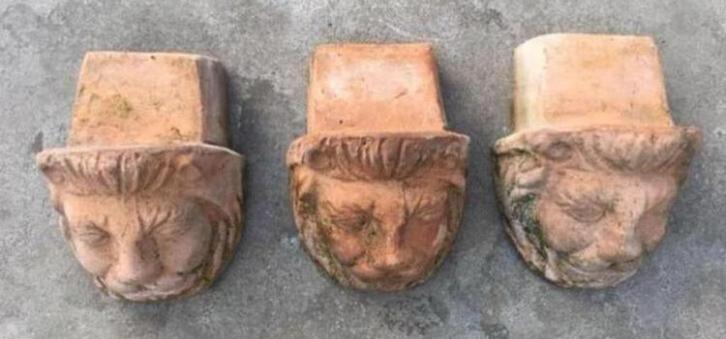 Oude terracotta potjes & Leeuwenkoppen XL terracotta potten, Tuin en Terras, Bloempotten, Gebruikt, Terracotta, Binnen, Balkon