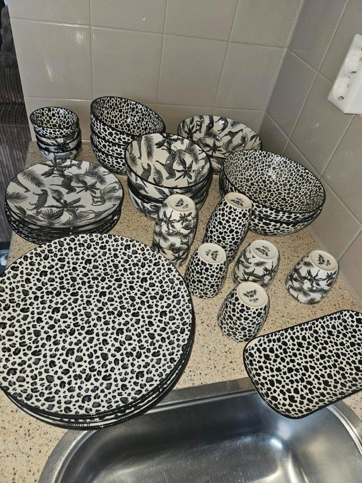 Jungle Servies 50 delig, Huis en Inrichting, Keuken | Servies, Zo goed als nieuw, Compleet servies, Overige stijlen, Aardewerk