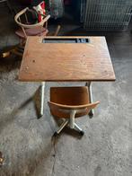 Vintage lessenaar met stoeltje, Kinderen en Baby's, Kinderkamer | Tafels en Stoelen, Ophalen, Gebruikt, Tafel(s) en Stoel(en)