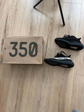Yeezy 350 oreo maat 36 beschikbaar voor biedingen