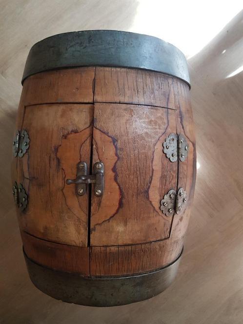houten wijnvat / drankkast met deurtjes en carousel, Huis en Inrichting, Barren, Gebruikt, Ophalen