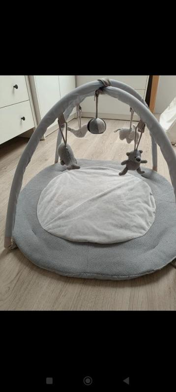 Baby speelkleed met boog (leuk voor Sint/kerst!) beschikbaar voor biedingen