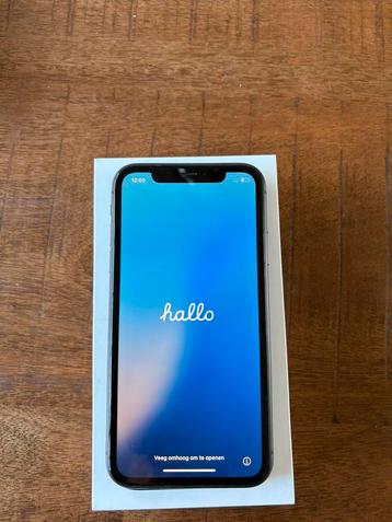 Iphone 11 zwart 128 gb in goede staat beschikbaar voor biedingen