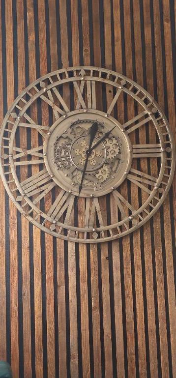 Industriële Wandklok Groot 90x90 cm beschikbaar voor biedingen