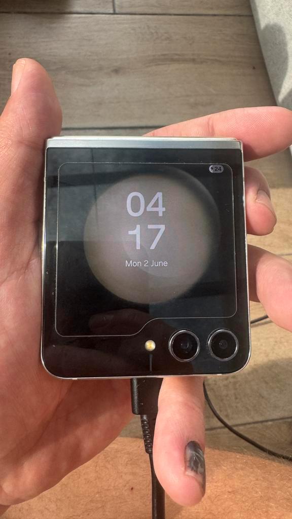 Galaxy Z Flip 5 512GB Cream wit werkt top!, Telecommunicatie, Mobiele telefoons | Samsung, Zo goed als nieuw, Overige modellen