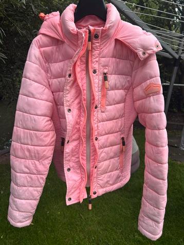 Tussenjas van Superdry beschikbaar voor biedingen