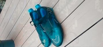 Nike voetbal schoenen maat 36.5 instap met sok  beschikbaar voor biedingen
