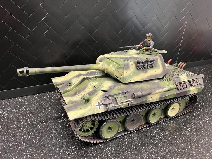 Prachtig gespoten 1:16 Panther tank (RC met metal tracks), Hobby en Vrije tijd, Modelbouw | Auto's en Voertuigen, Tank, Groter dan 1:32