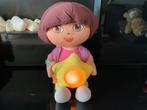 Zgan gebruikte Dora knuffel en lamp, werkt!, Ophalen, Overige figuren, Zo goed als nieuw, Beeldje of Figuurtje