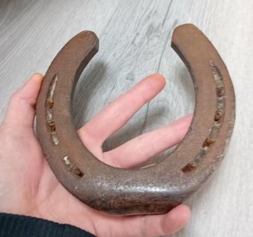 oude hoefijzer beschikbaar voor biedingen