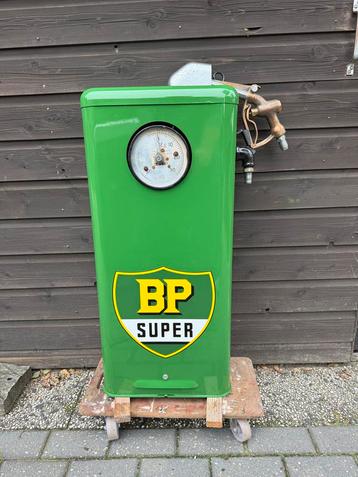 Gerestaureerde Tokheim model 40 “clock face” BP benzinepomp beschikbaar voor biedingen