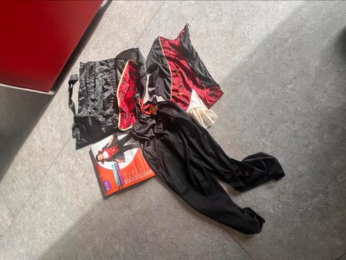 Vetkleedset Dracula maat 128 7-9 jaar, Kinderen en Baby's, Kinderkleding | Kinder-kledingpakketten, Zo goed als nieuw, Ophalen of Verzenden