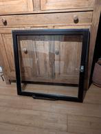 Raam met houten rand/gevelraam. 88,5*86,5, Gevelraam of Ruit, Gebruikt, 80 tot 120 cm, 80 tot 120 cm