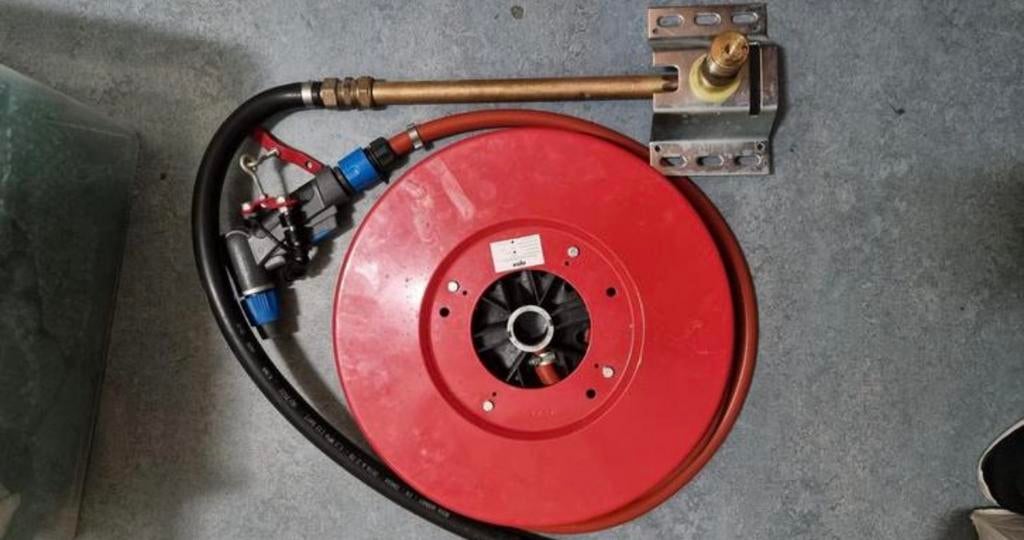 Hoge drukspuit - Brandslanghaspel, Ophalen, Gebruikt, Brandblusser