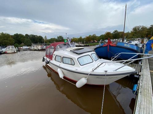 Waterland 700 inclusief trailer, Watersport en Boten, Motorboten en Motorjachten, Zo goed als nieuw, Polyester, 6 tot 9 meter