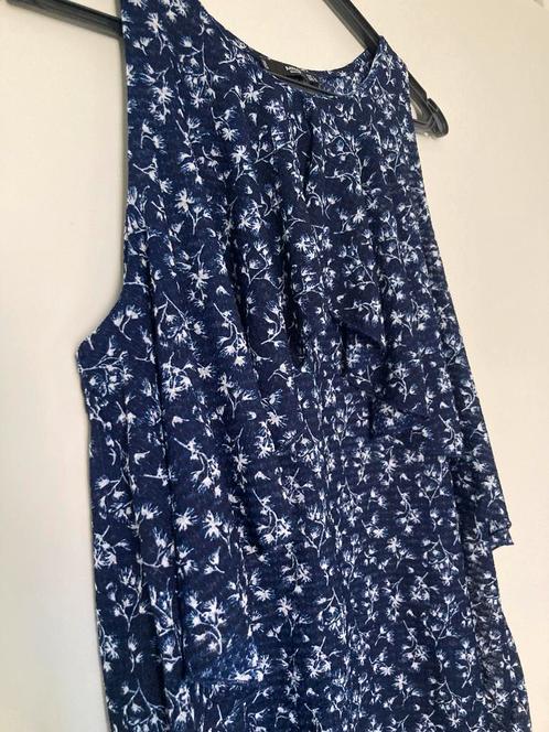 Top ( Mango ), Kleding | Dames, Tops, Zo goed als nieuw, Maat 42/44 (L), Blauw, Zonder mouw, Ophalen of Verzenden