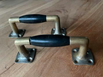 2 antieke handgrepen,  deurbeslag beschikbaar voor biedingen