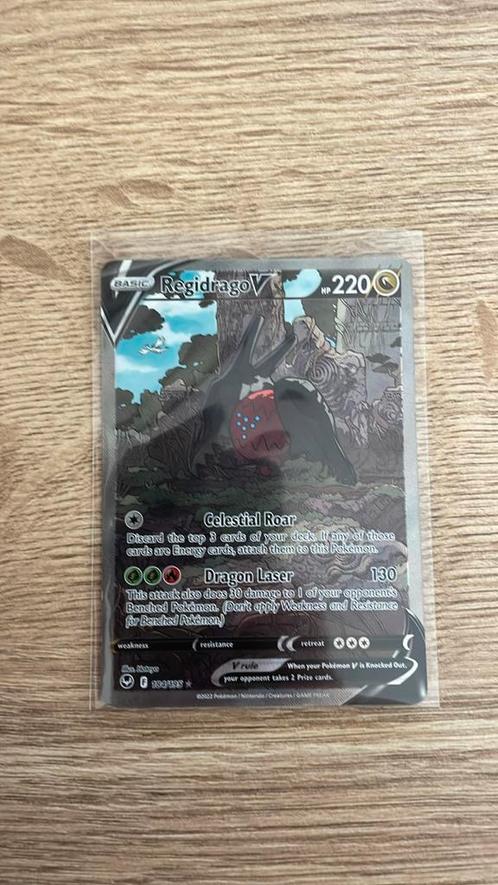 Regidrago V #184, Hobby en Vrije tijd, Verzamelkaartspellen | Pokémon, Zo goed als nieuw, Ophalen of Verzenden